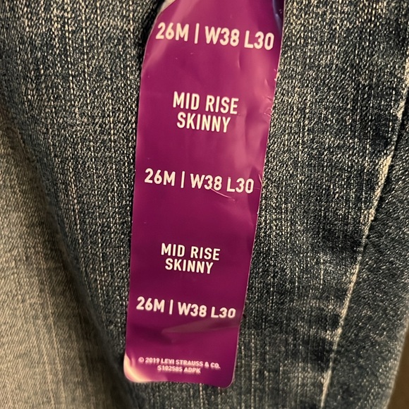 Plus size, Signature Levi Strauss mid rise skinny jeans - Picture 4 of 10